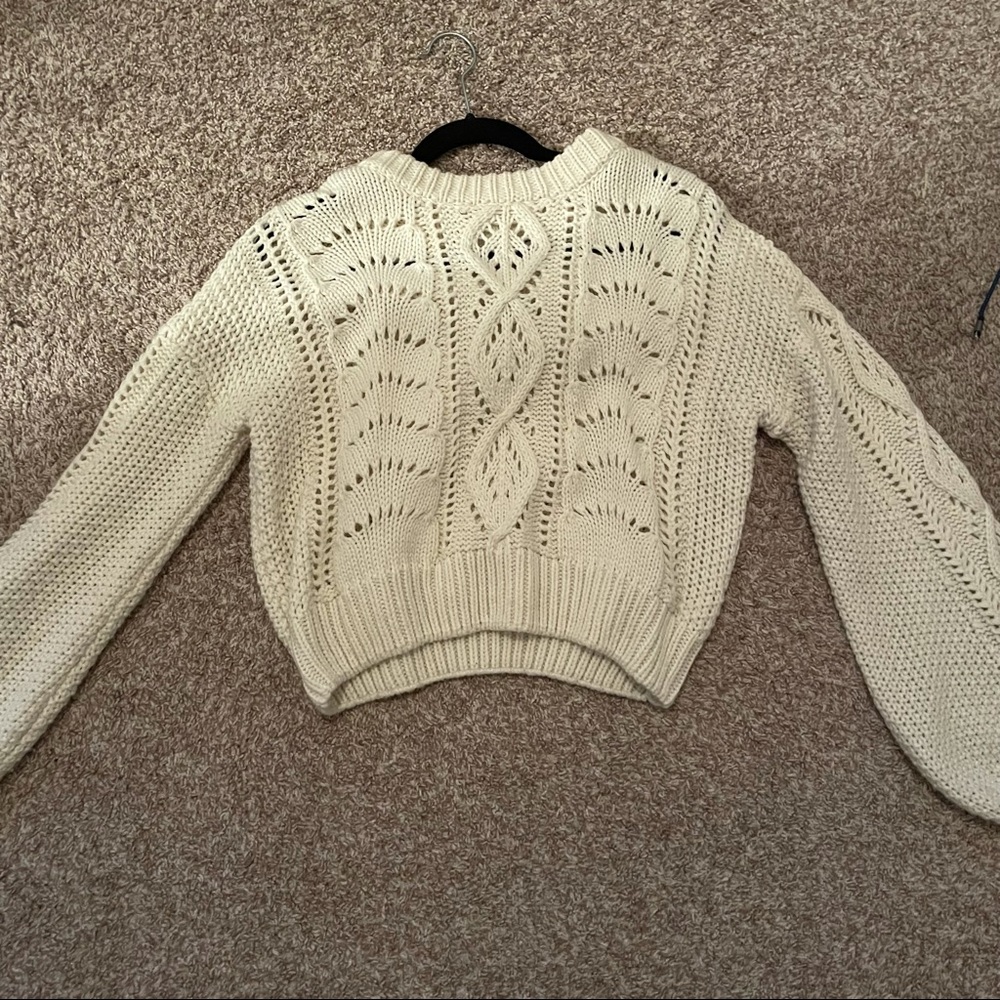 White knit balloon sleeve sweater